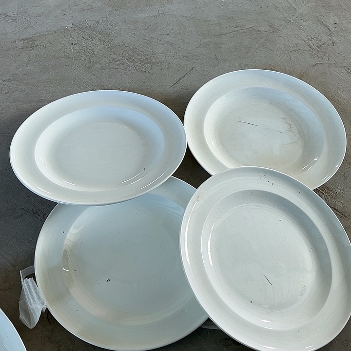 微瑕，不能明火，口径25高2.5四个骨瓷大盘