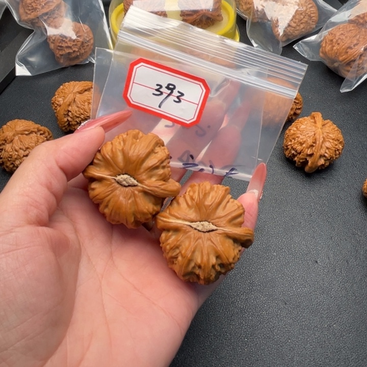 亲***走把件文玩核桃白狮子