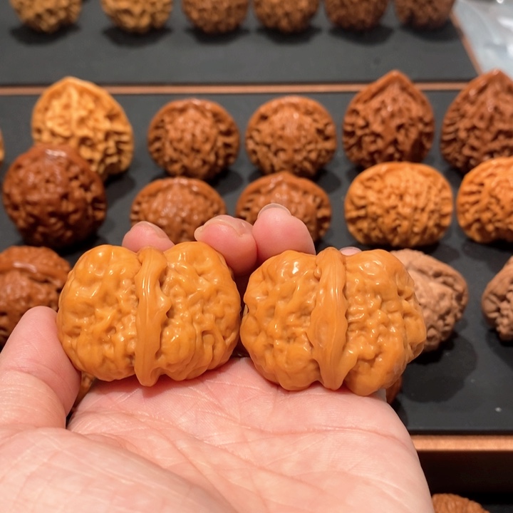 文玩核桃吊坠?**?蛤蟆1227