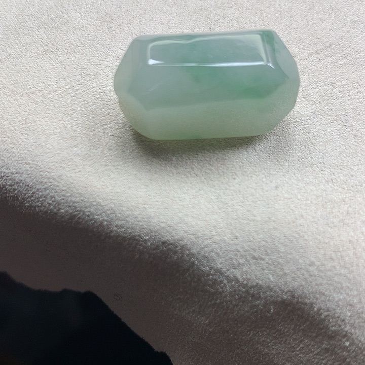 翡翠颈饰未镶嵌吊坠