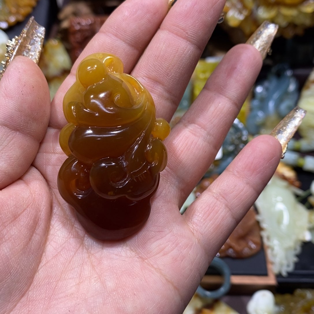 蛇纹石玉颈饰未镶嵌叶***主