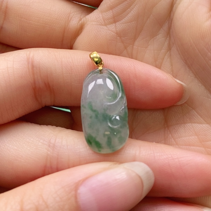 翡翠颈饰未镶嵌吊坠