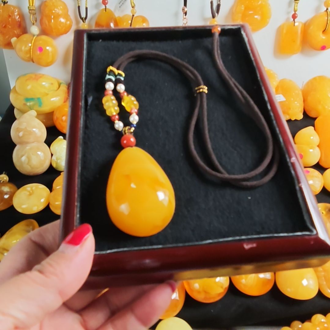 蜜蜡吊坠(赠链)未镶嵌