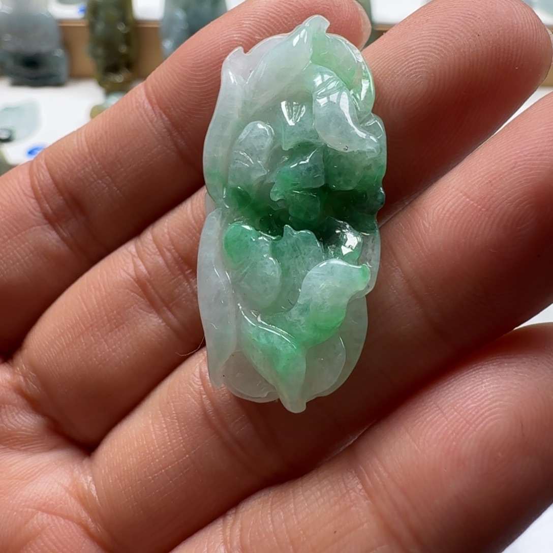 翡翠未镶嵌颈饰翡翠