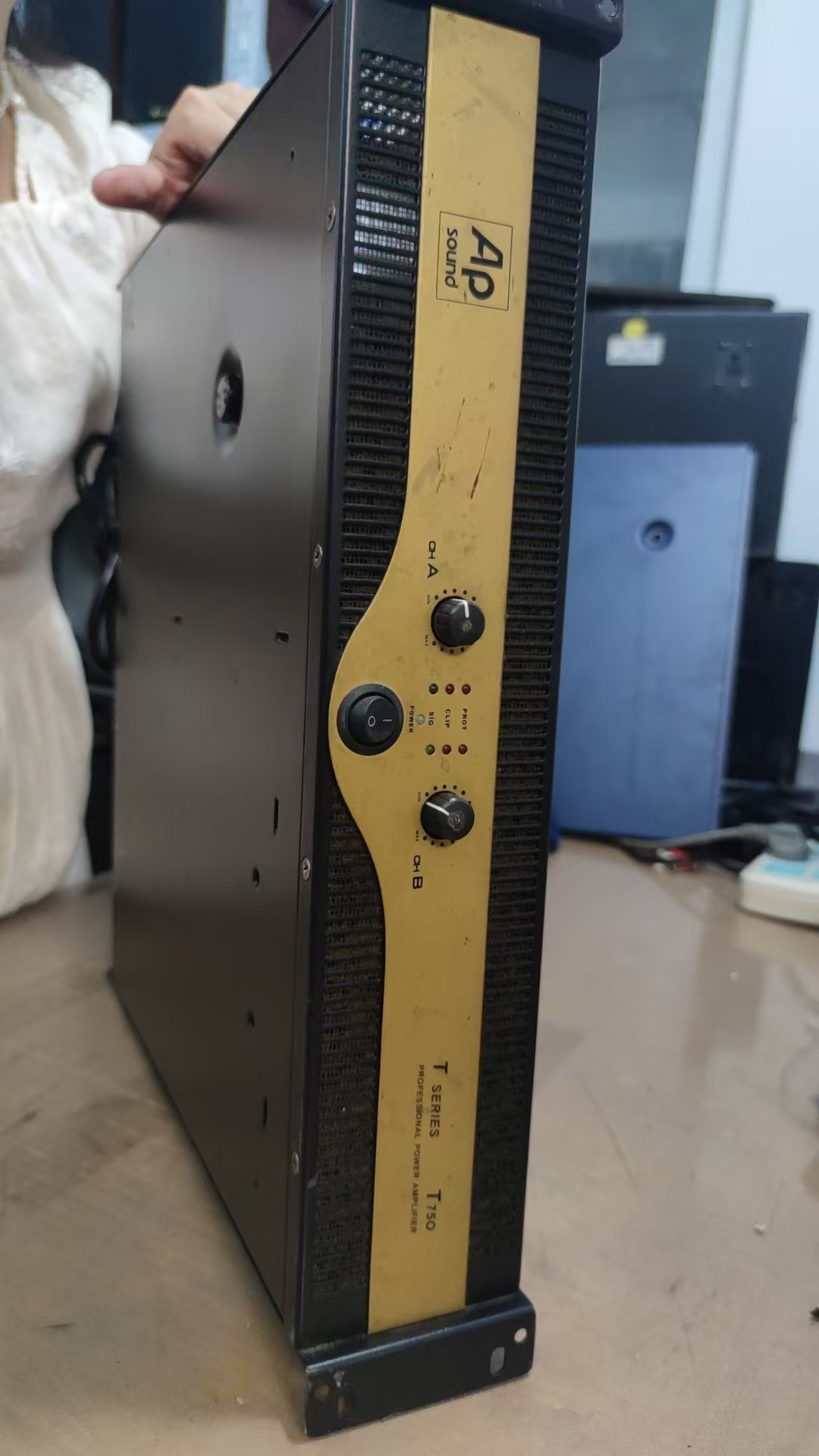 8新  后级专业功放一台，500*2，不包邮运费到付