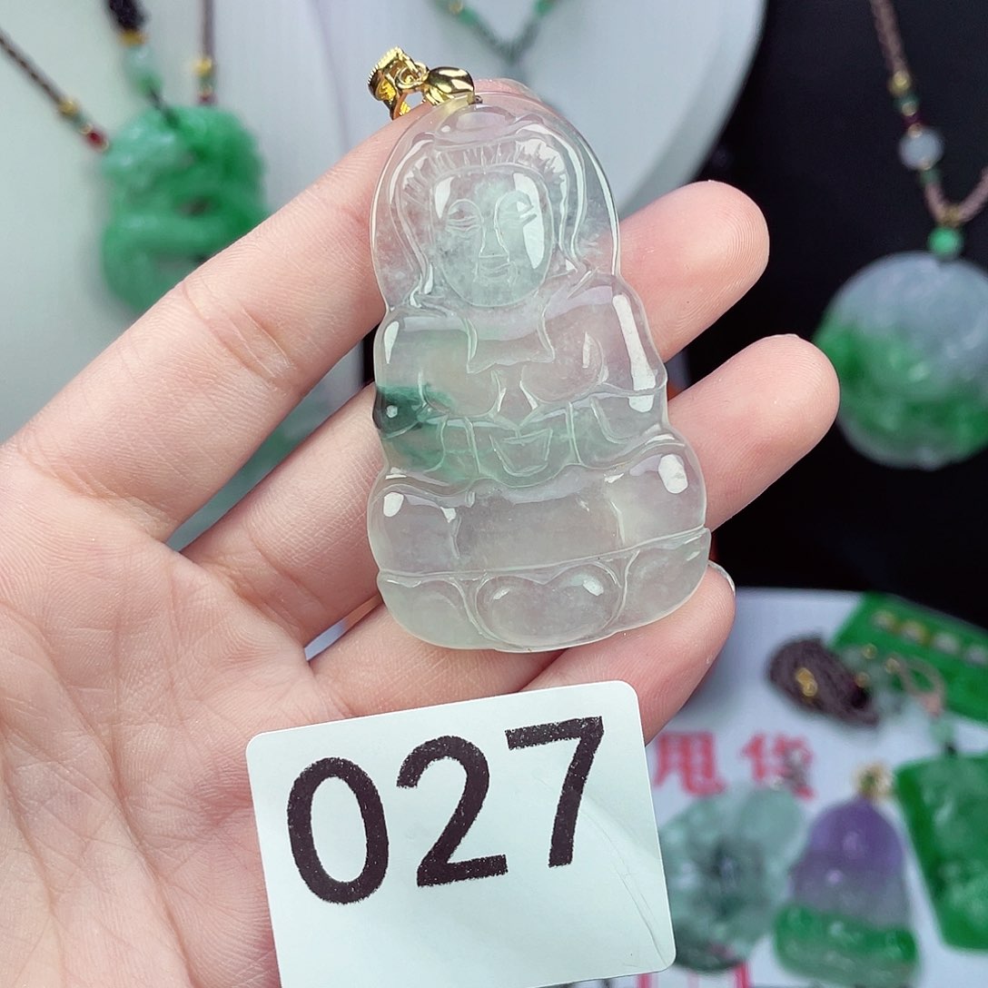 翡翠未镶嵌吊坠(赠链)