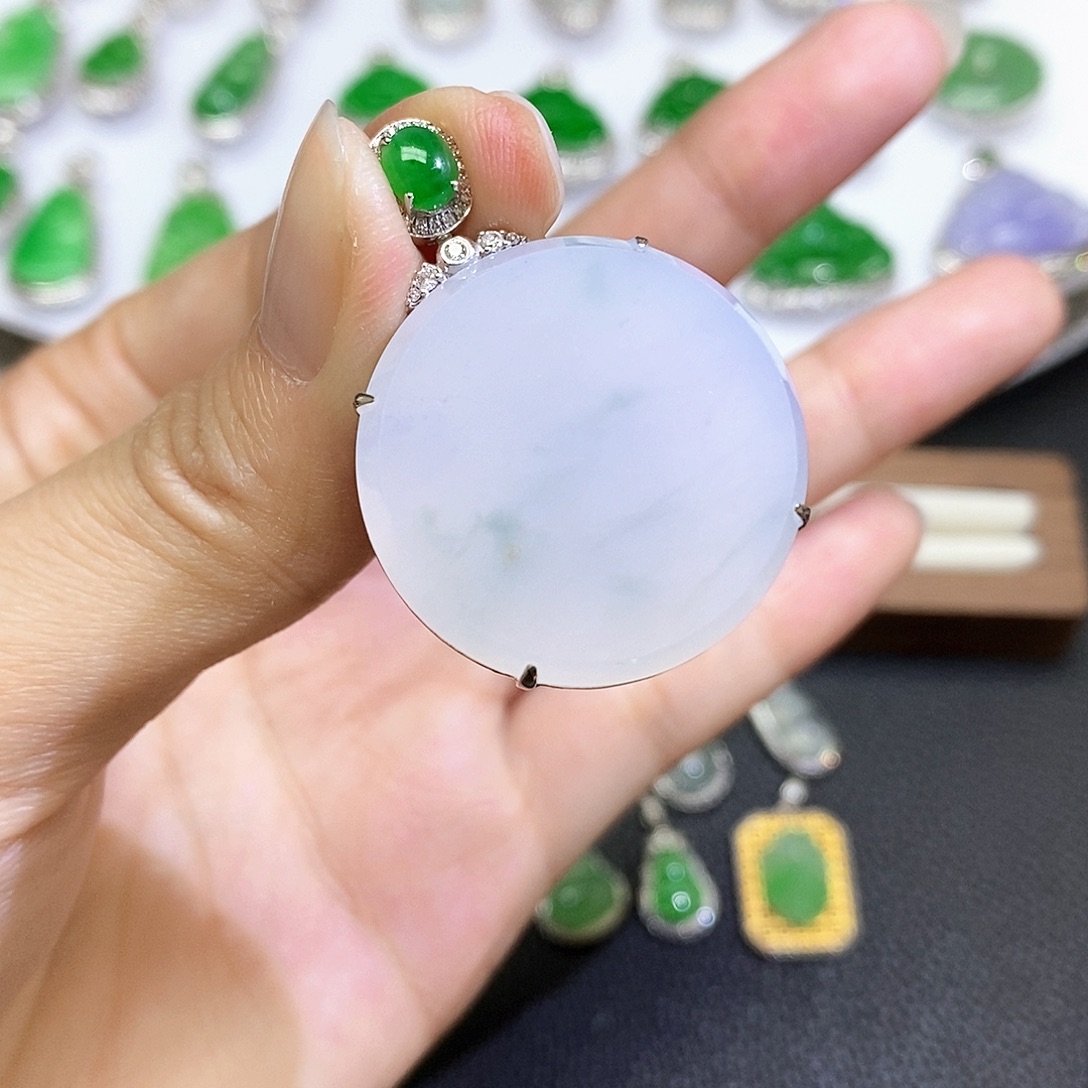 翡翠18K金镶嵌吊坠(不含链)