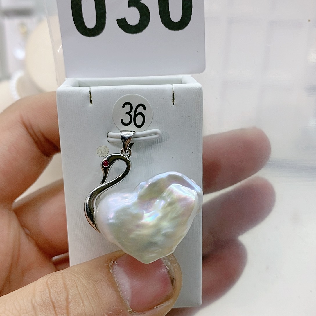 淡水珍珠颈饰合金