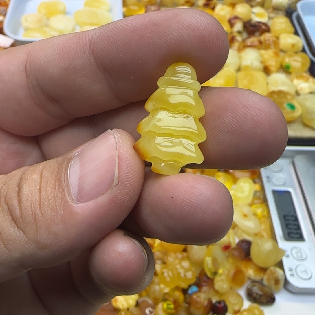 琥珀未镶嵌裸石1克