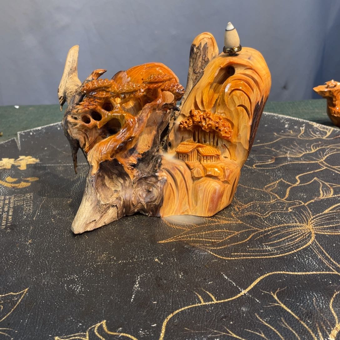 柏木（崖柏）红油陈化崖柏意境山水