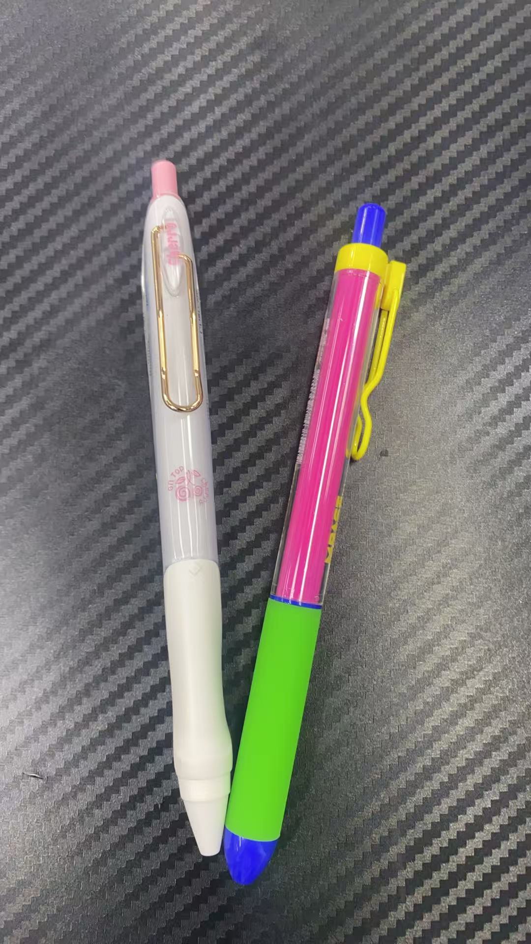 发一支柯林得心樱手➕装界玩家，到手2支黑墨。