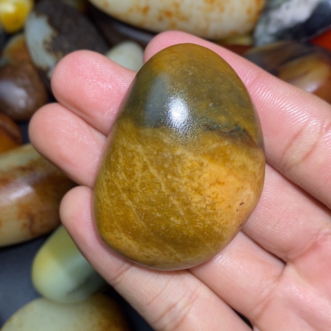 和田玉未镶嵌珠宝奇石