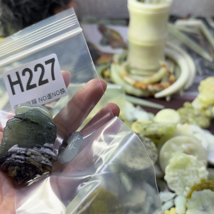蛇纹石玉发饰合金何***?