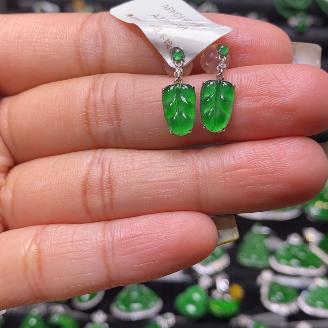 翡翠耳饰18K金镶嵌叶子耳钉