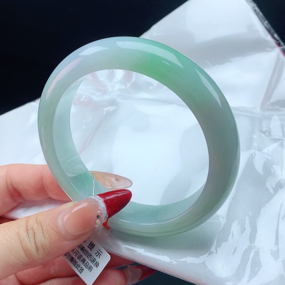 翡翠手镯未镶嵌59轮胎