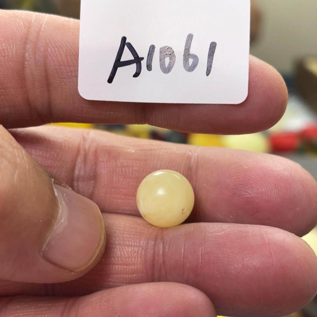 手链琥珀未镶嵌多样性发，发其中一件