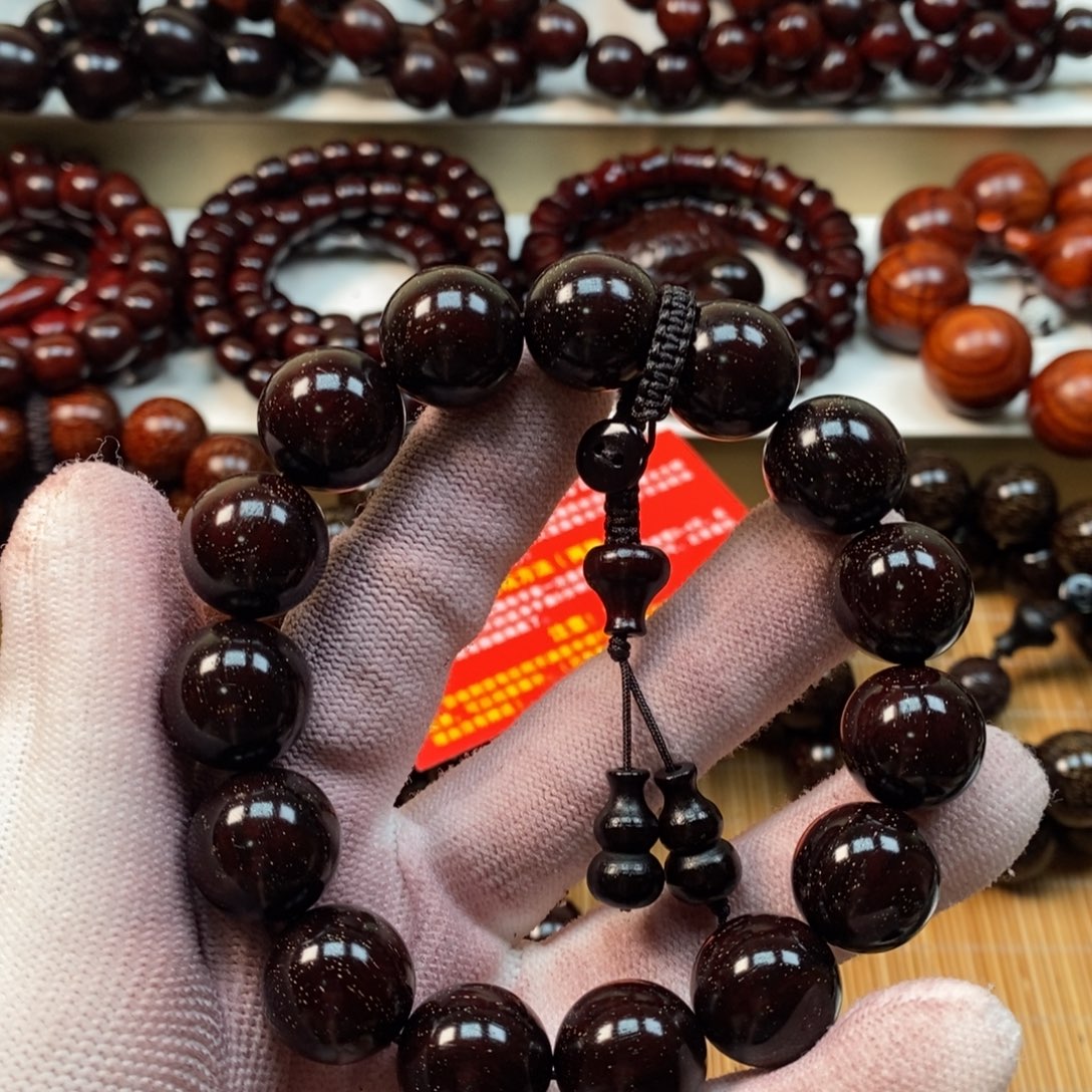 宇***.檀香紫檀（小叶紫檀）1.5多星