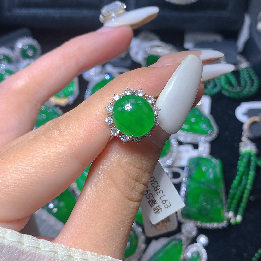 翡翠颈饰银S925镶嵌翡翠