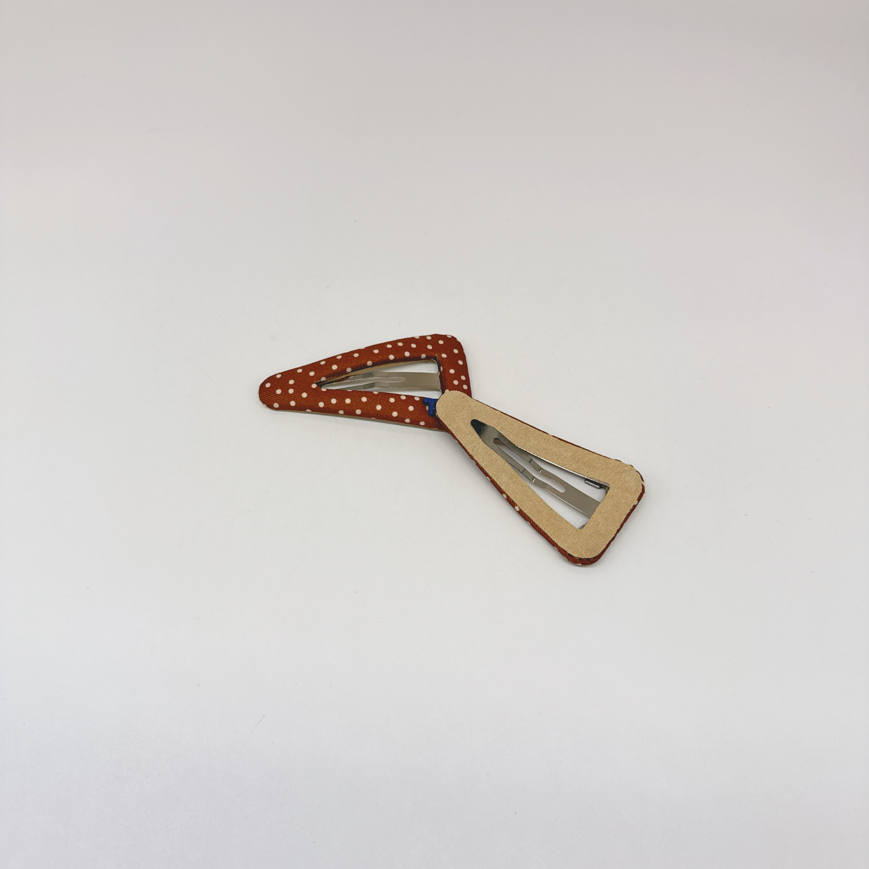 Mi33 三角镂空字母大BB夹 Y11056M1-4