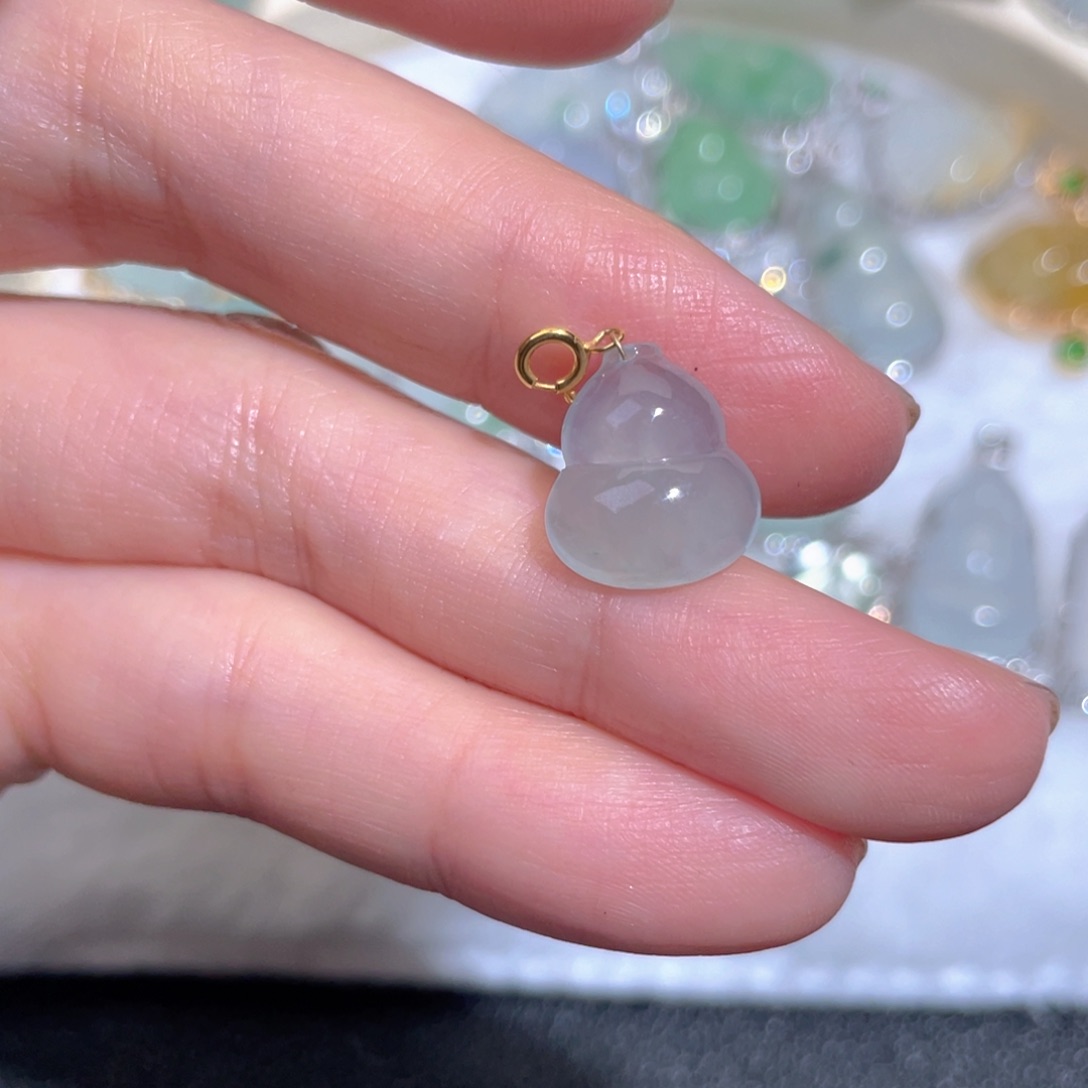 翡翠颈饰18K金镶嵌翡翠