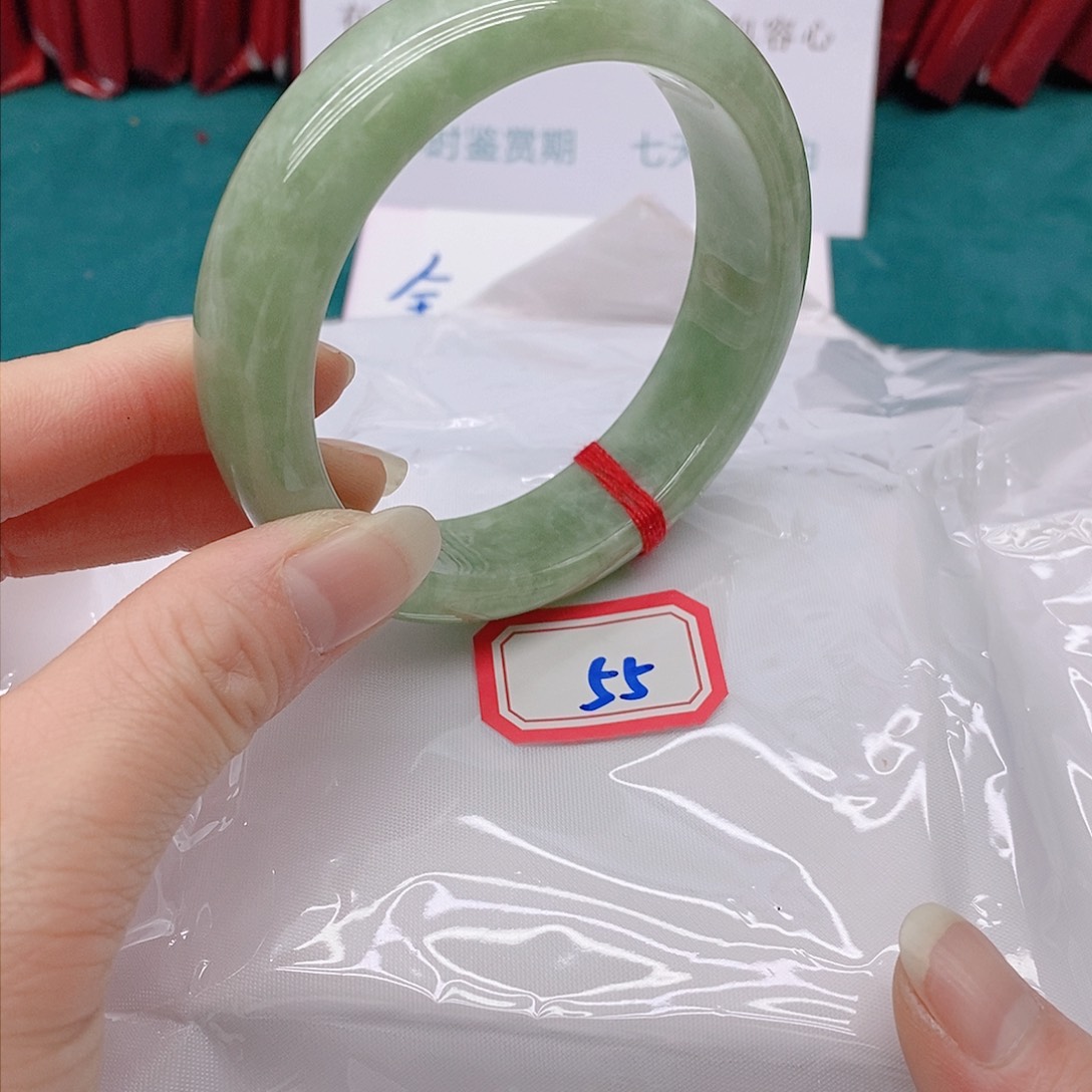 翡翠手镯未镶嵌?****?55555565