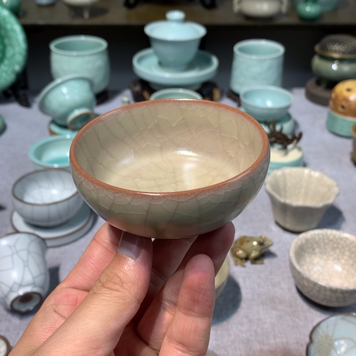 龙泉青瓷哥窑微瑕