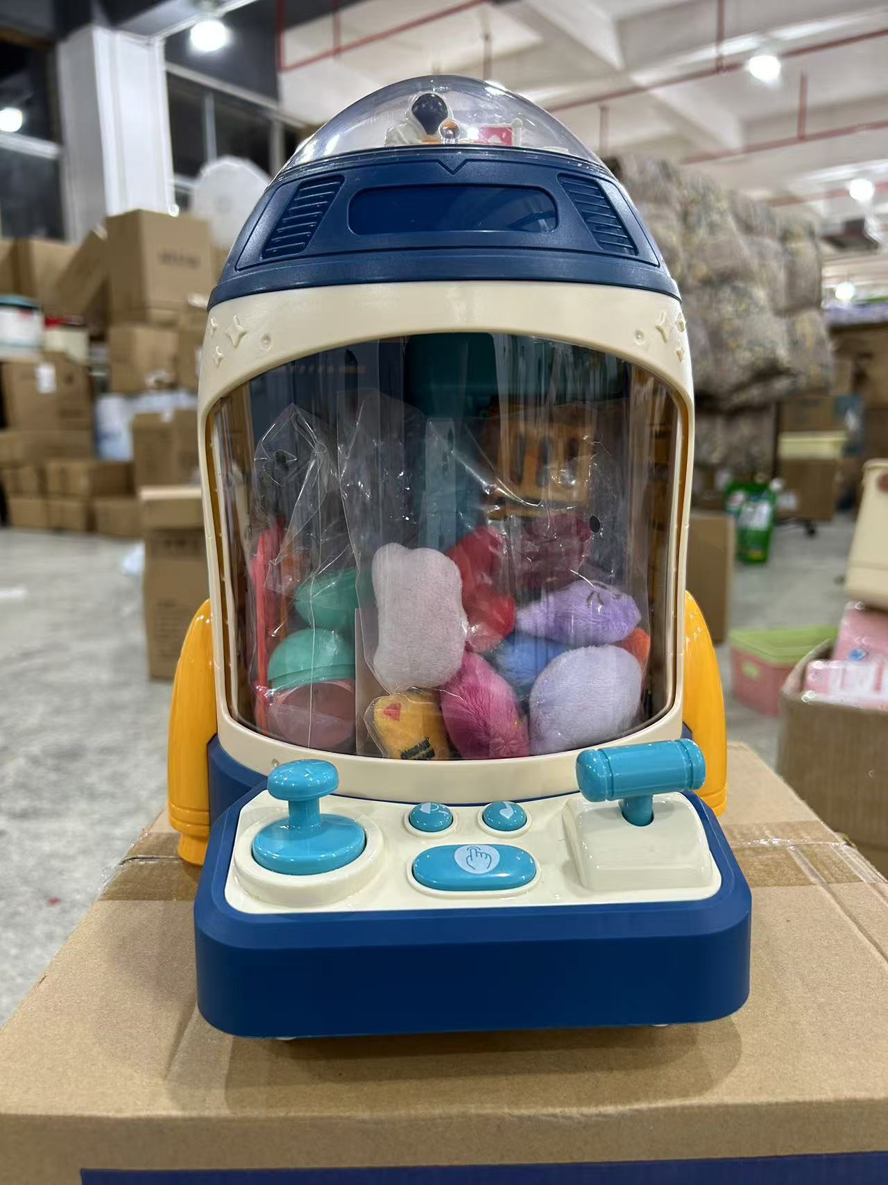 2024年新款抓娃娃机大号玩具夹公仔扭蛋机女孩男迷你生日礼物