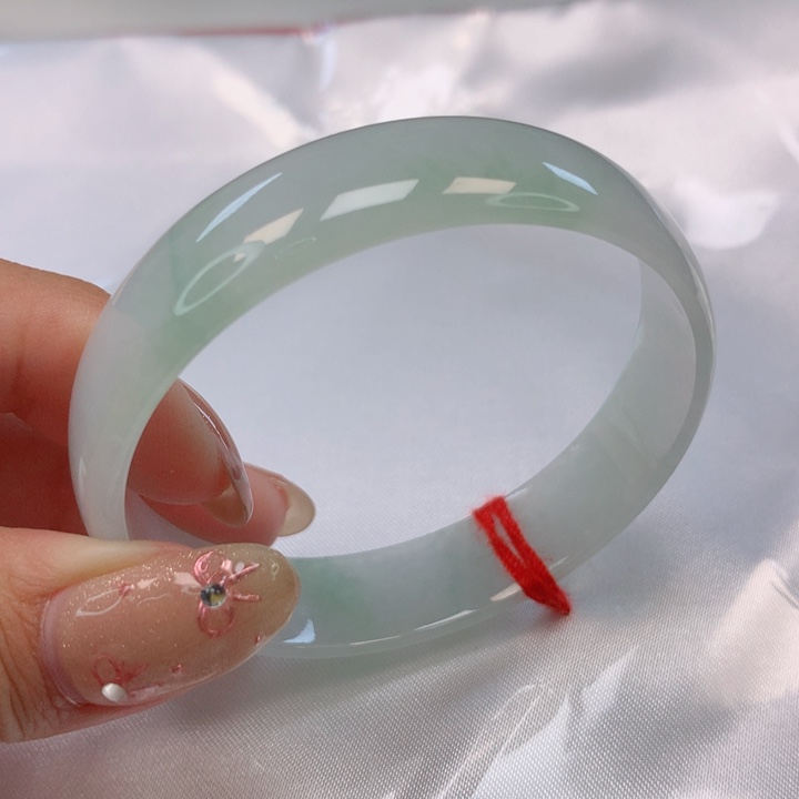 翡翠手镯未镶嵌念****）52圈