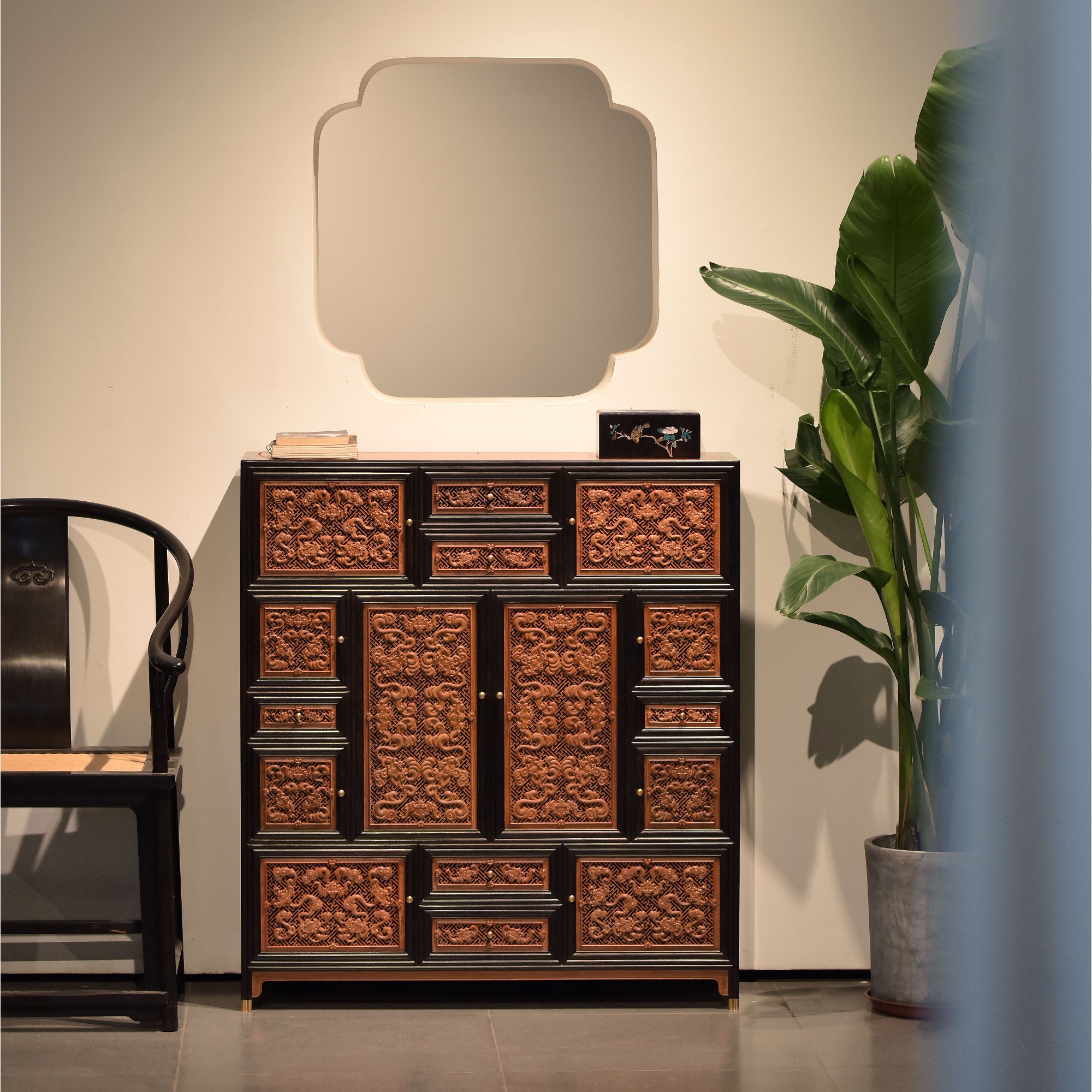 蝠纹多宝阁万福柜脚底包铜【喜器红木】