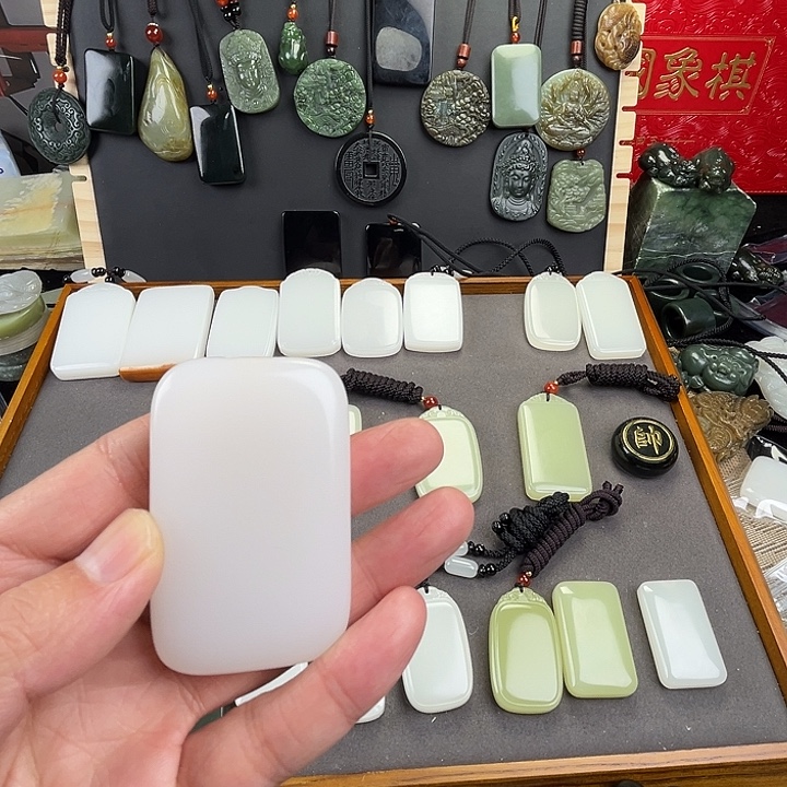 N***玉白四六面包牌无事牌