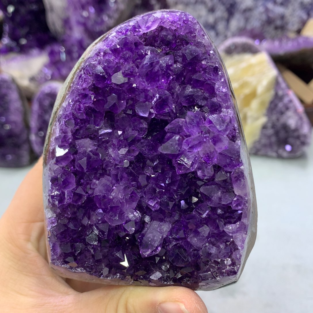 盈***盈未镶嵌大型摆件（非配饰）紫晶