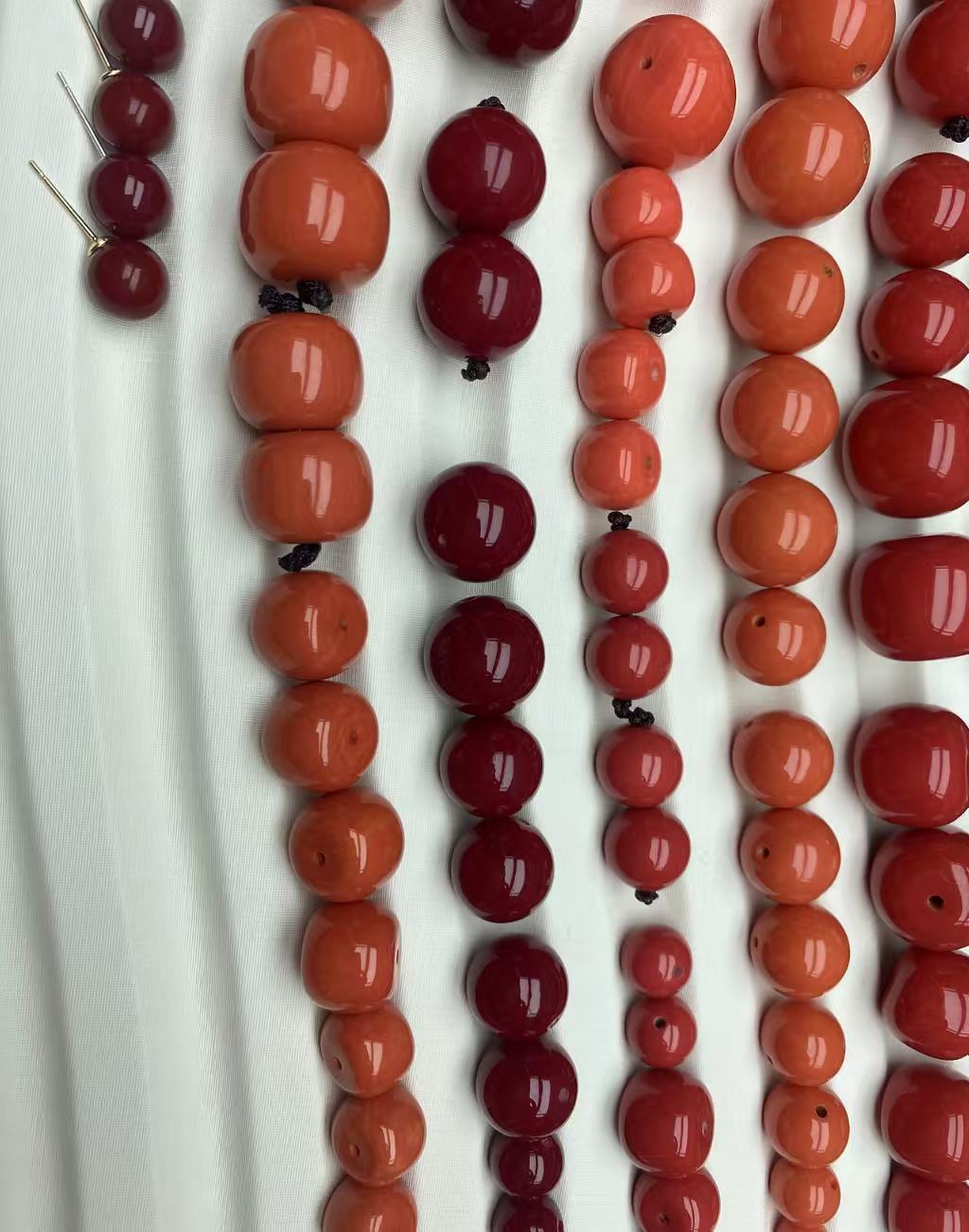 红红珠子（默认有虫洞）