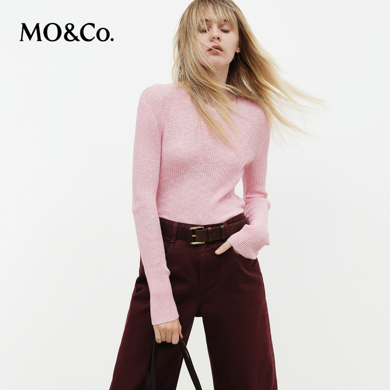 MOCO针织衫2026春新品竹节肌理棉感修身浅V领标语织唛MBF1SWT003