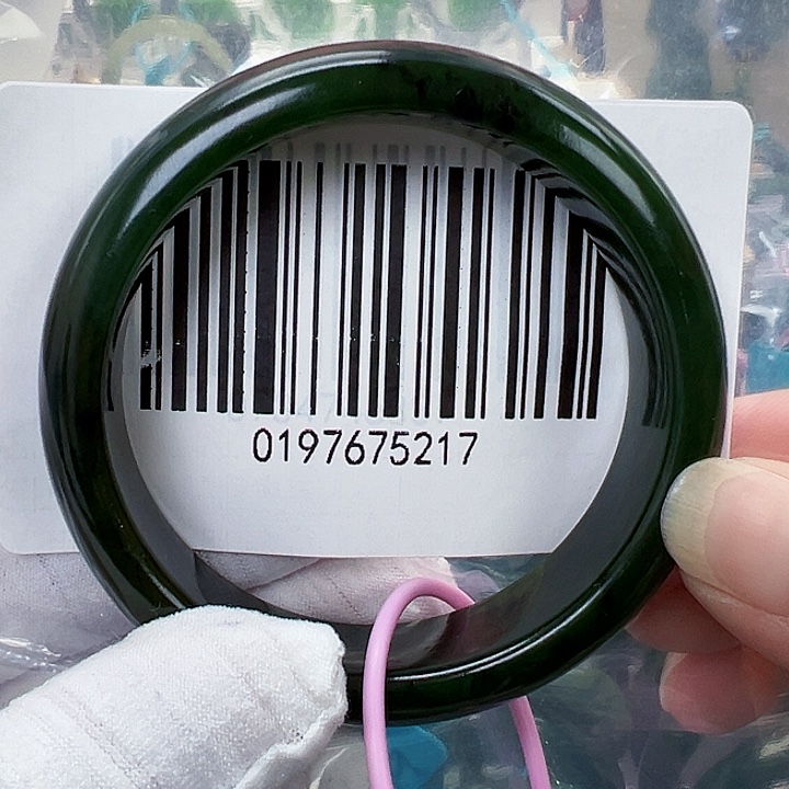 和田玉未镶嵌手镯微瑕54