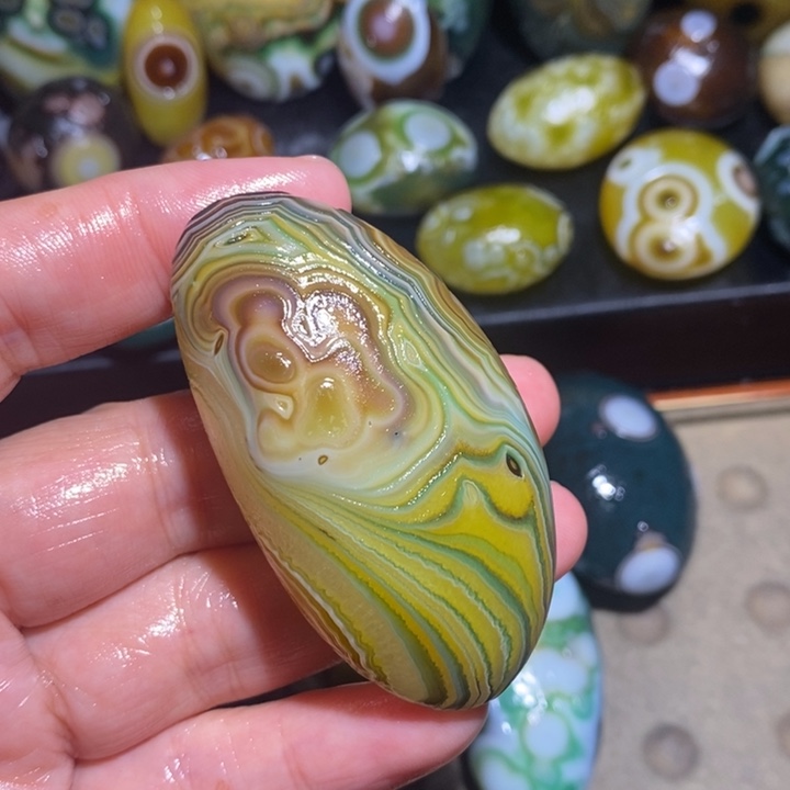 玛瑙/玉髓珠宝半成品未镶嵌卡**里