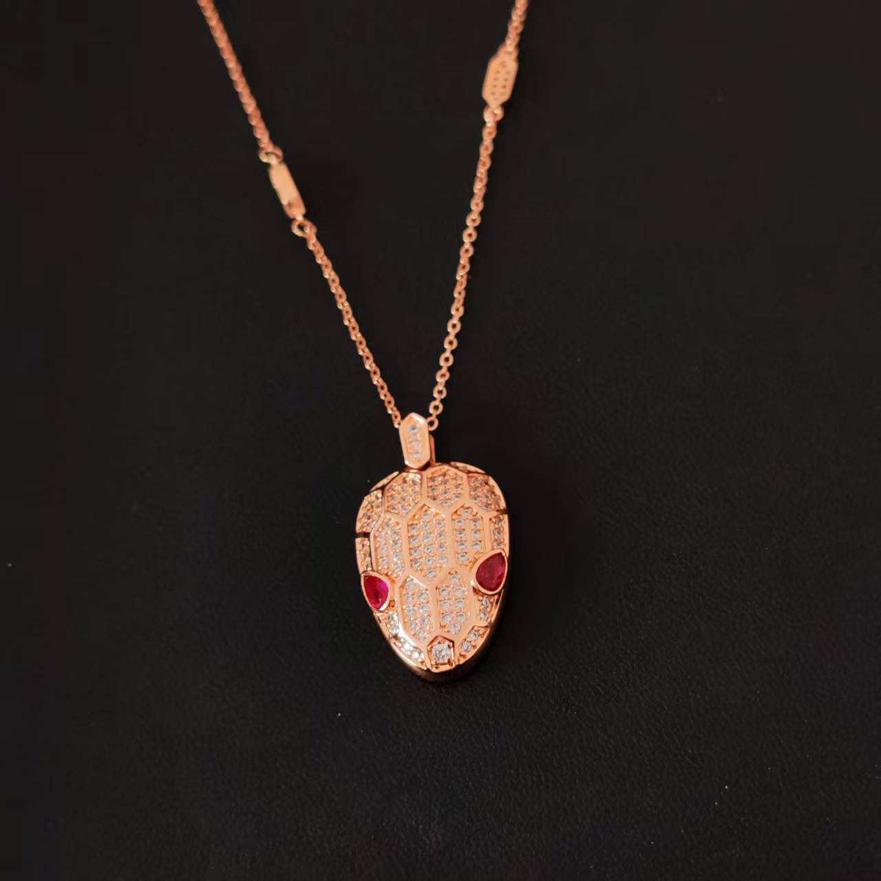 轻奢气质时尚百搭简约精致吊坠 ZWD373639