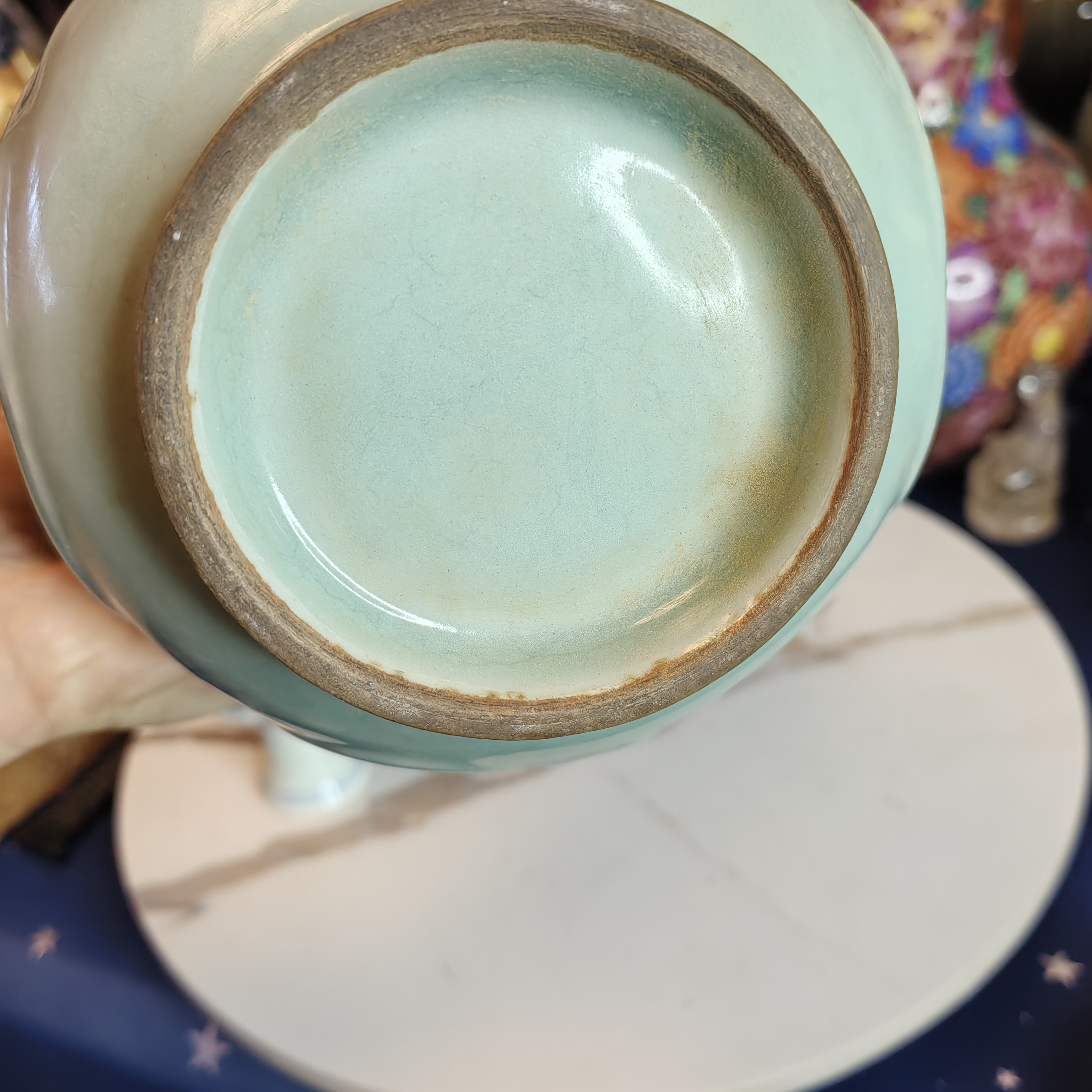 龙泉青釉高浮雕葫芦赏瓶