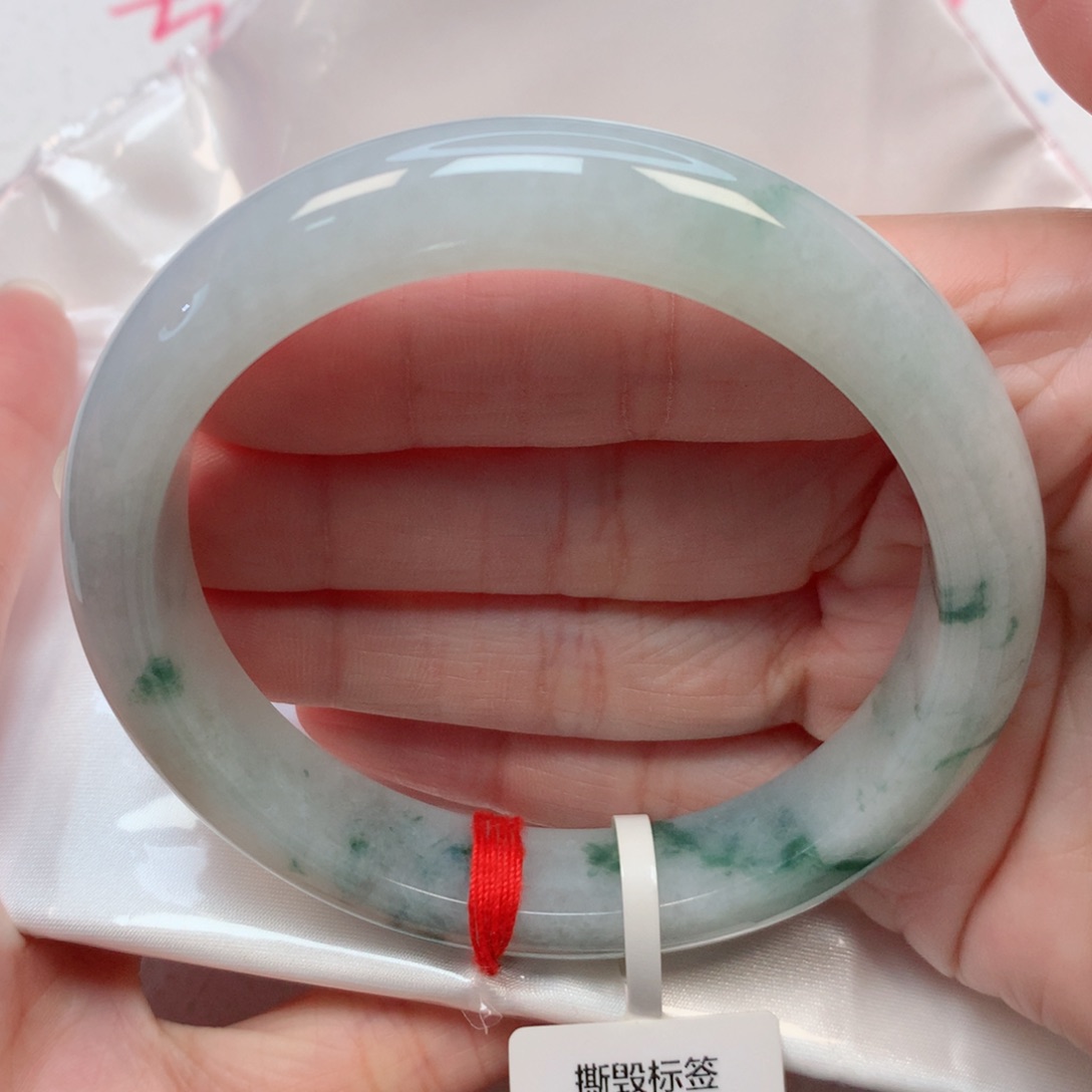 翡翠手镯未镶嵌61.9圈