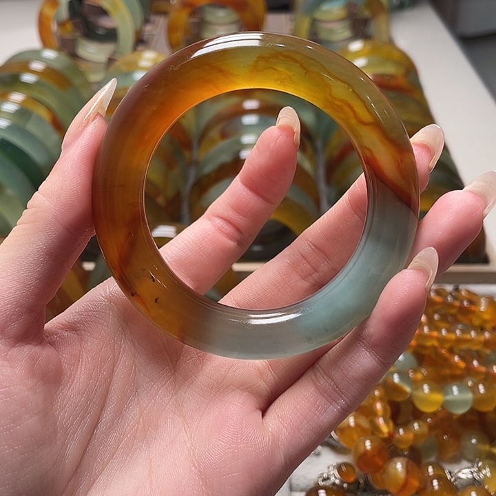 蛇纹石玉未镶嵌手镯53