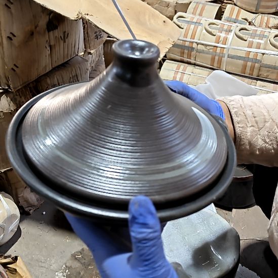 摆件盘子碗茶壶啥都有