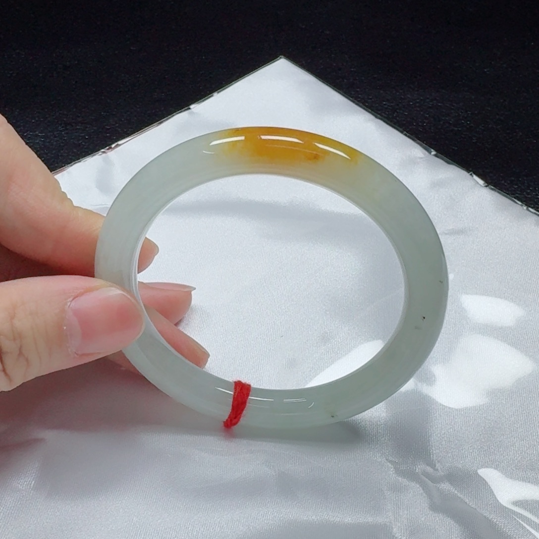 翡翠未镶嵌手镯5556