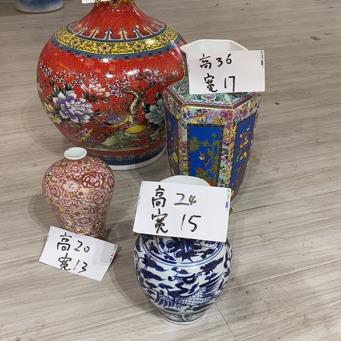 二***子陶摆件五件一起，红色的发两个