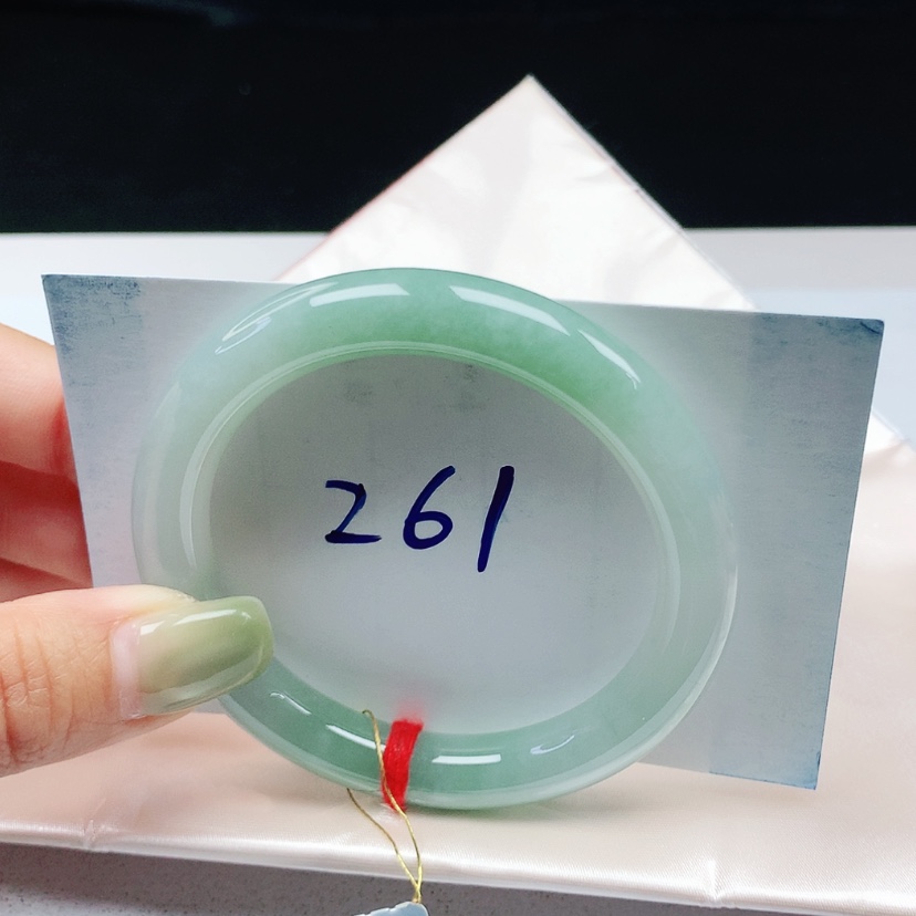 【闪购商品】翡翠未镶嵌手镯 圆条52