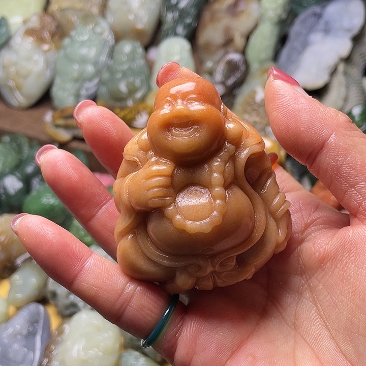 舰***8透闪石质玉未镶嵌颈饰