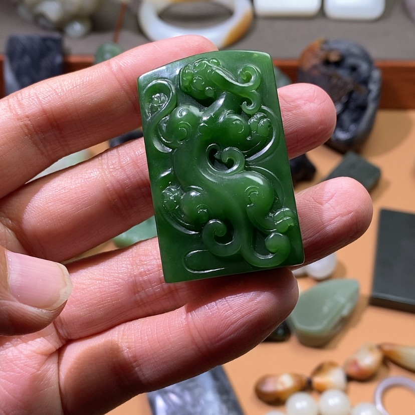 【闪购商品】和田玉挂件未镶嵌皮*衫