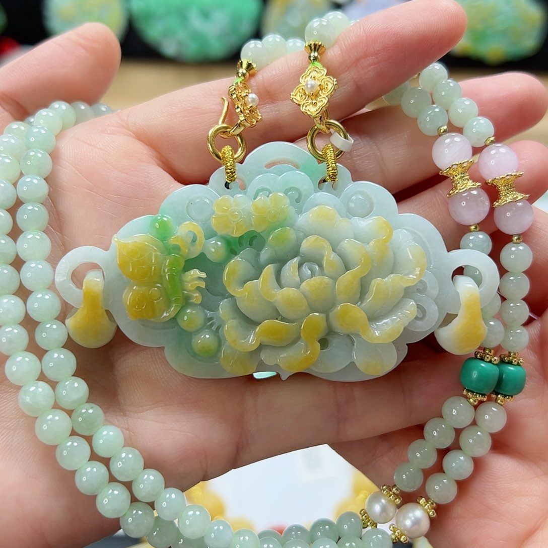 颈饰未镶嵌翡翠吊坠