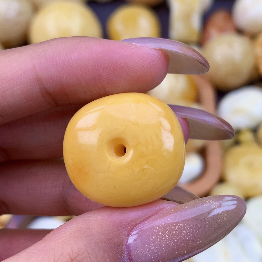 做***人琥珀未镶嵌珠宝奇石