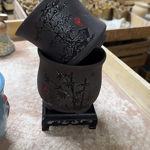 ··2盆++2个塑料托盘··