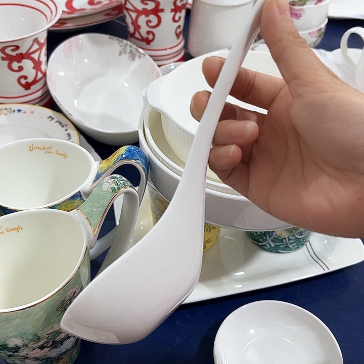 碗微瑕骨瓷纯白大汤勺一个