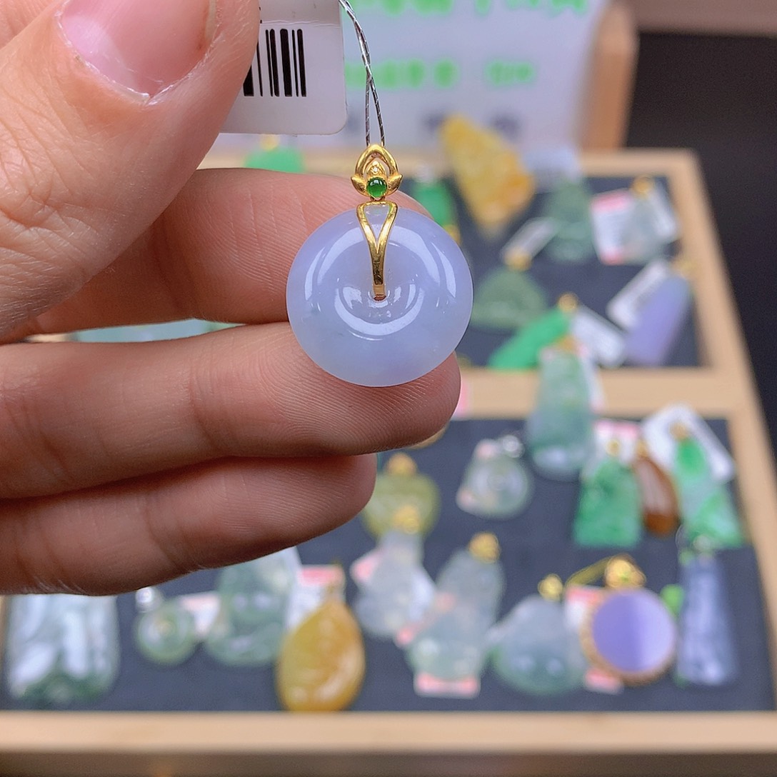 翡翠颈饰18K金镶嵌翡翠